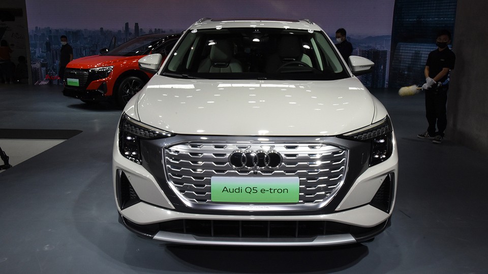 奥迪纯电q5将上市,按新保险算月养车或1千3,省吗?