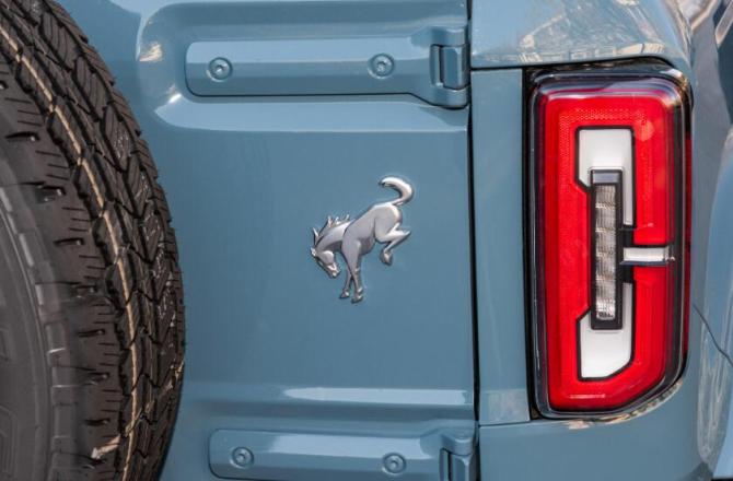 福特Bronco进入国内 接受预定 国六标准 搭2.7T 价格70万起