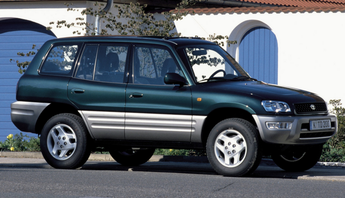 RAV4荣放销量领跑，紧凑SUV市场实力担当