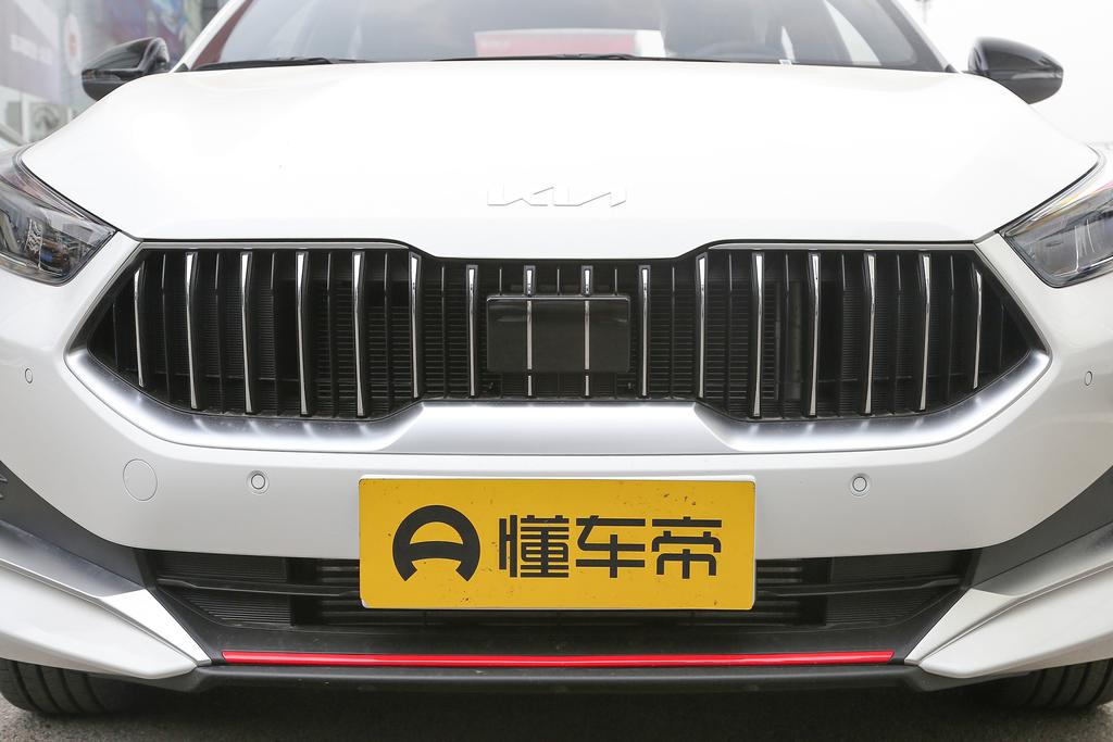 自吸油耗低，实惠还耐用，合资低价大三厢车，实拍起亚K3
