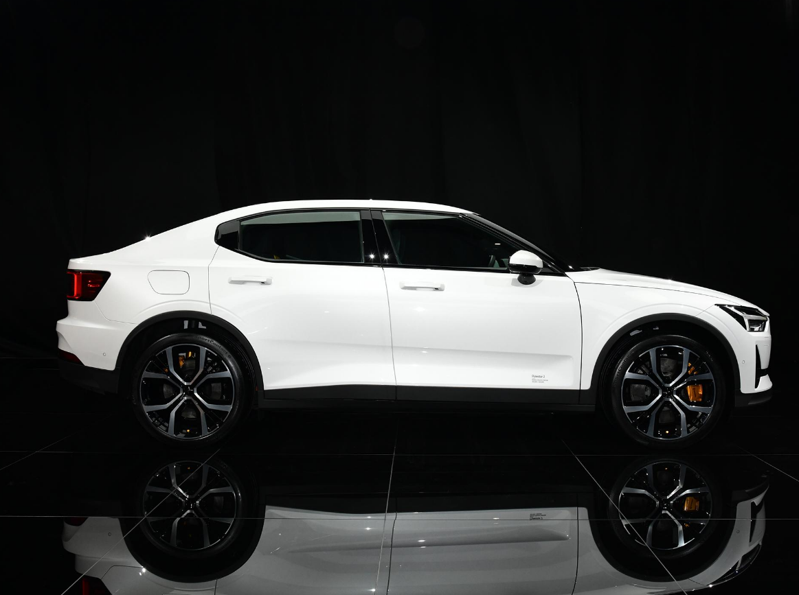 售价25.78-33.8万，轴距2735mm，还能上绿牌，带你看Polestar 2