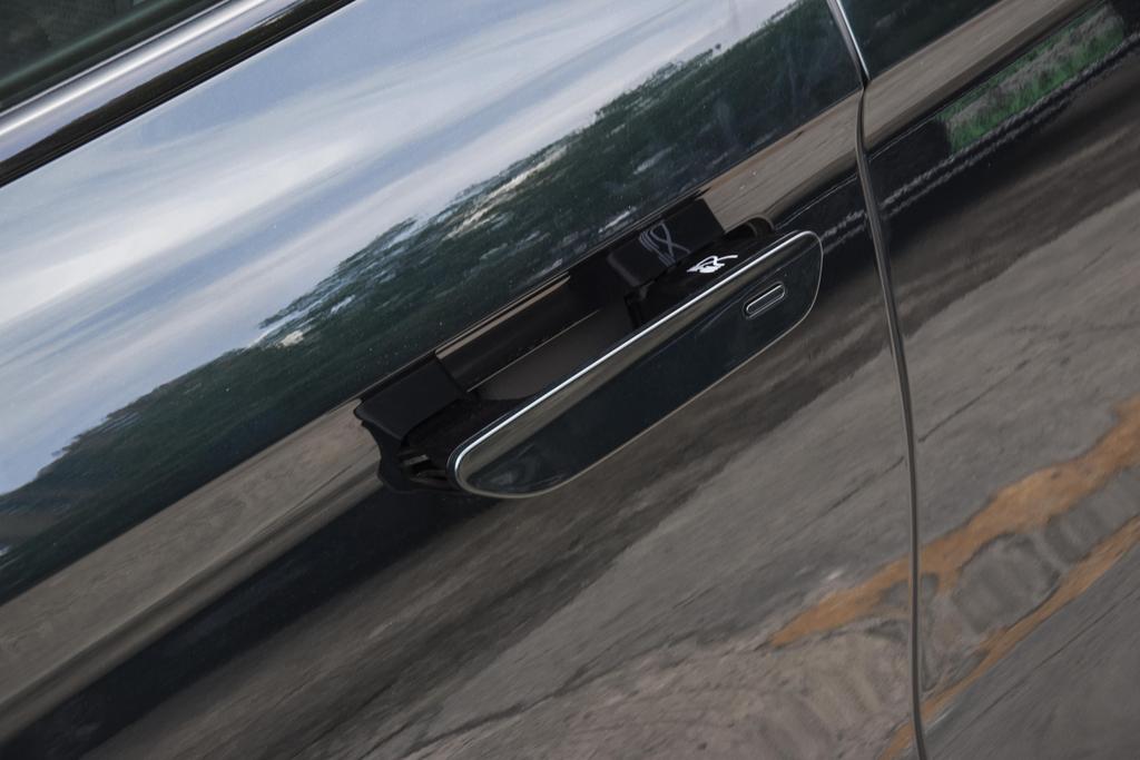 汉EV千山翠限量版正式上市售价32.98万