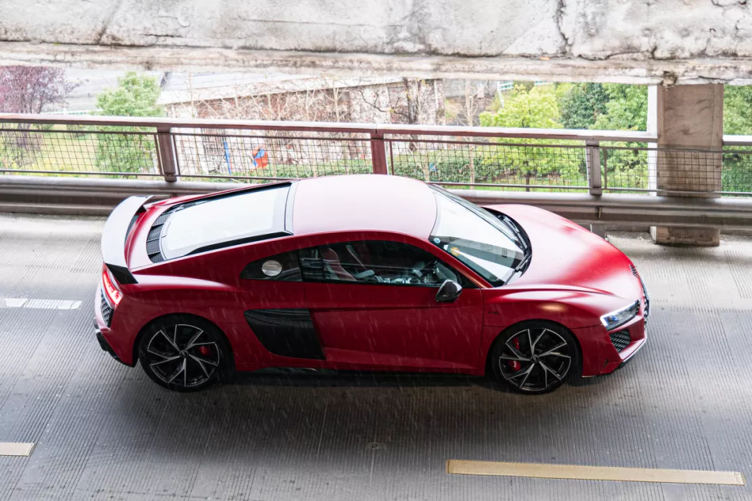 【验车官x】梦想依旧 自吸不亡 试驾奥迪r8