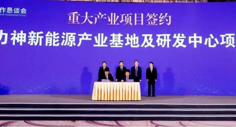 特斯拉称车辆相关数据均保存在中国；凯迪拉克LYRIQ预售