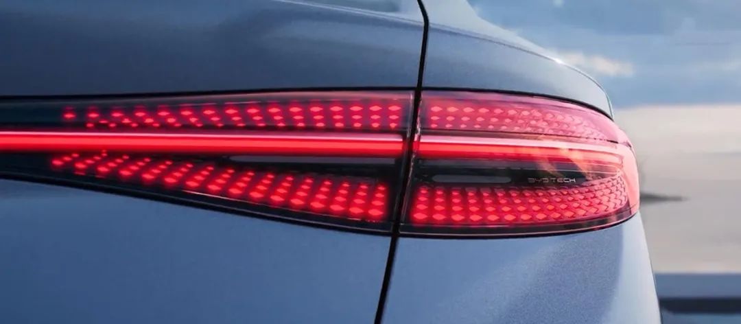 百公里加速3.8秒比亚迪海豹曝光，对标特斯拉Model 3？