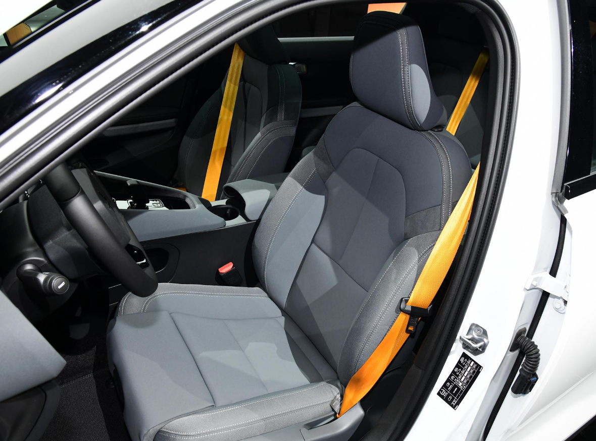 售价25.78-33.8万，轴距2735mm，还能上绿牌，带你看Polestar 2