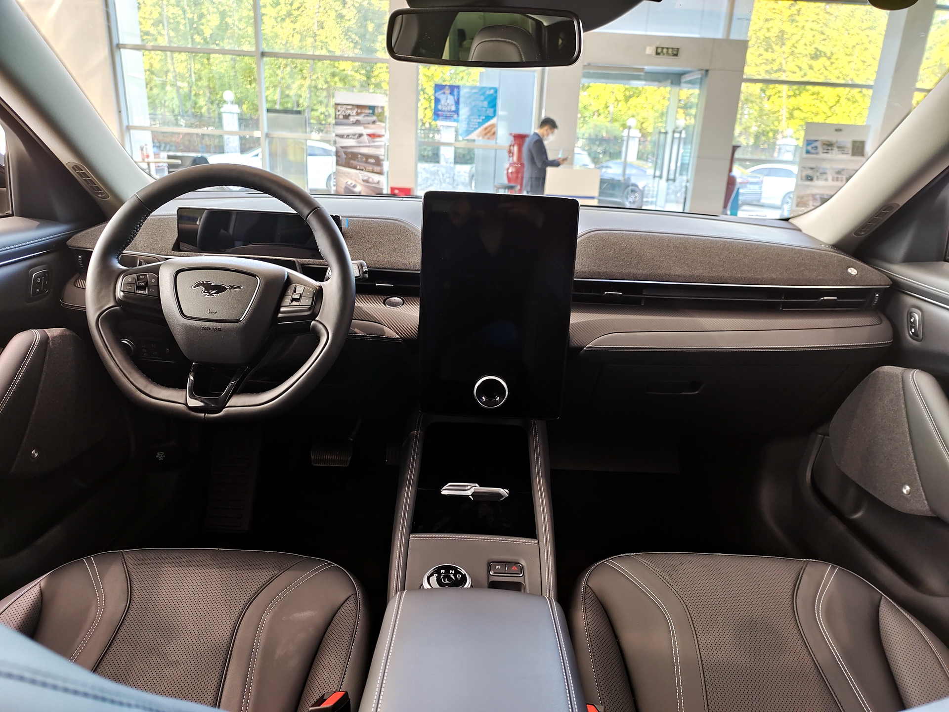 实拍福特mustang mach-e 买它还是model y