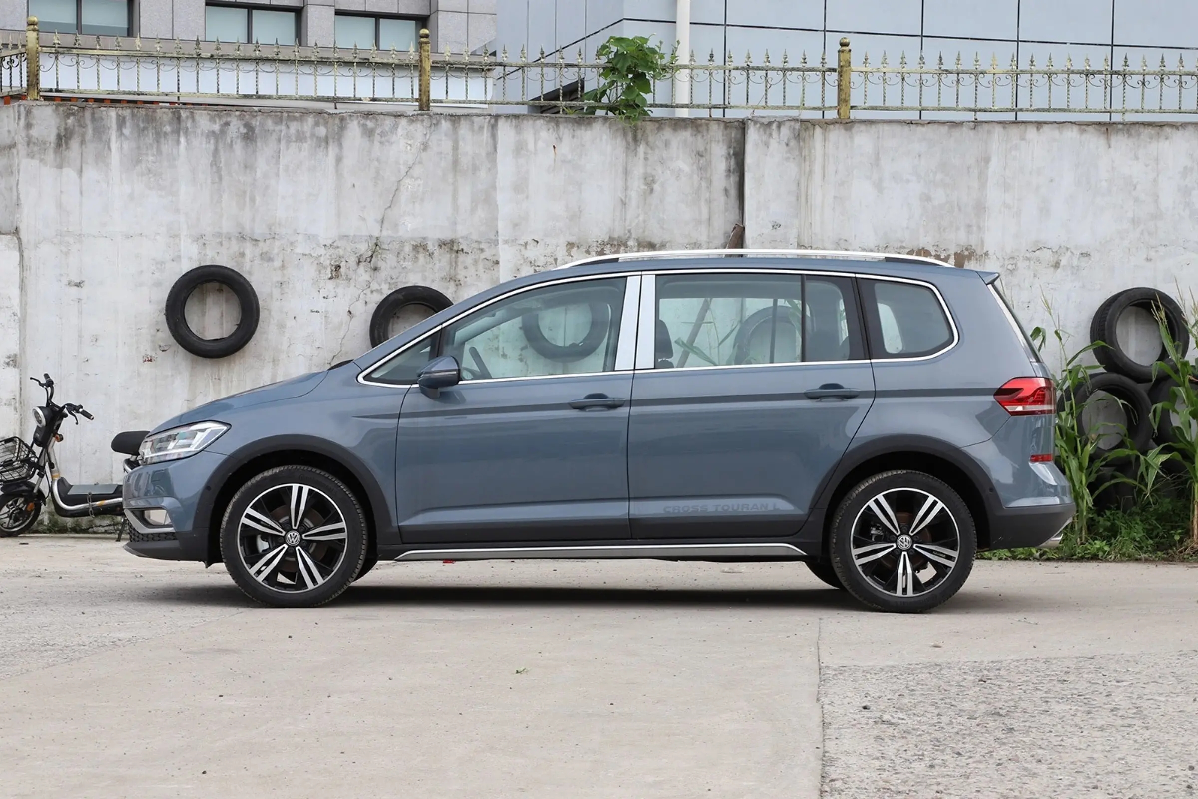 紧凑型MPV，外观耐看空间大，途安L适合家用吗？全方面评测！