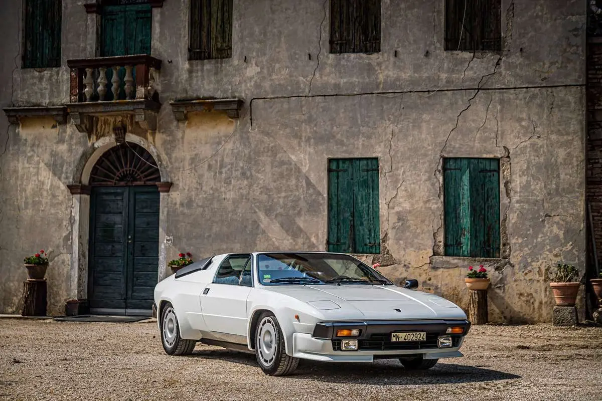 兰博基尼修复经典v8跑车jalpa