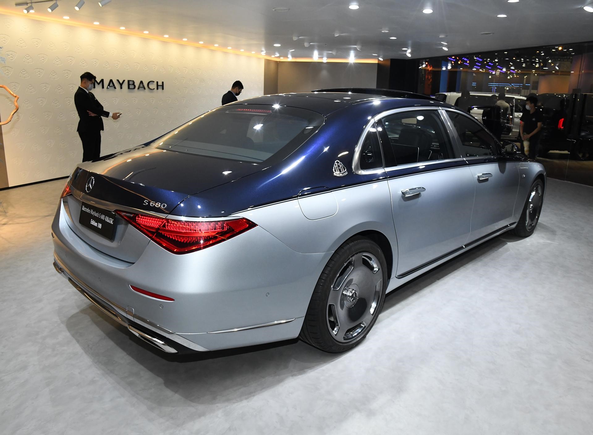搭载v12发动机 迈巴赫s级100周年纪念版亮相 全球限量100台