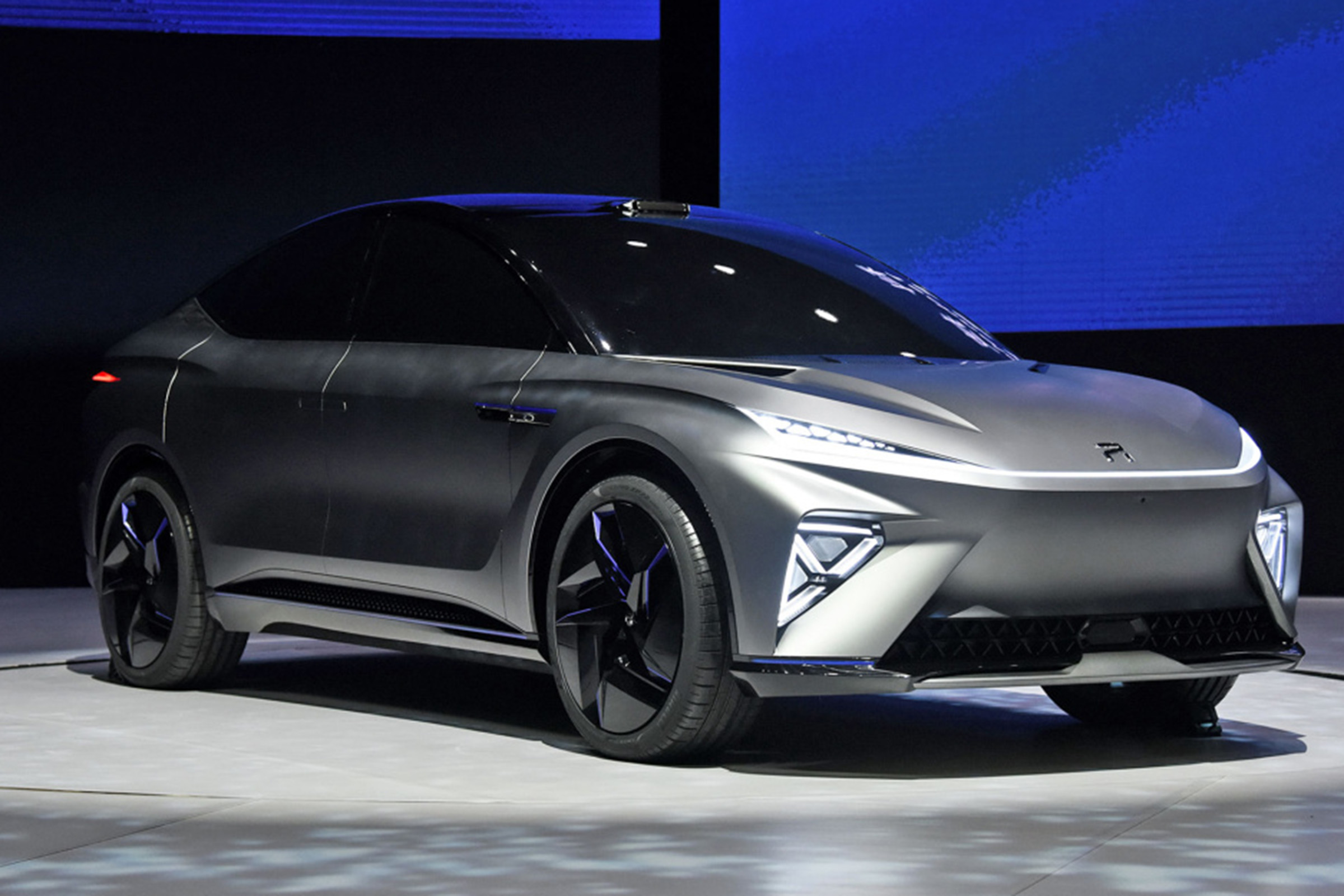 对话 | r汽车姜辉:es33更注重智能化,自动驾驶越"简单"越好