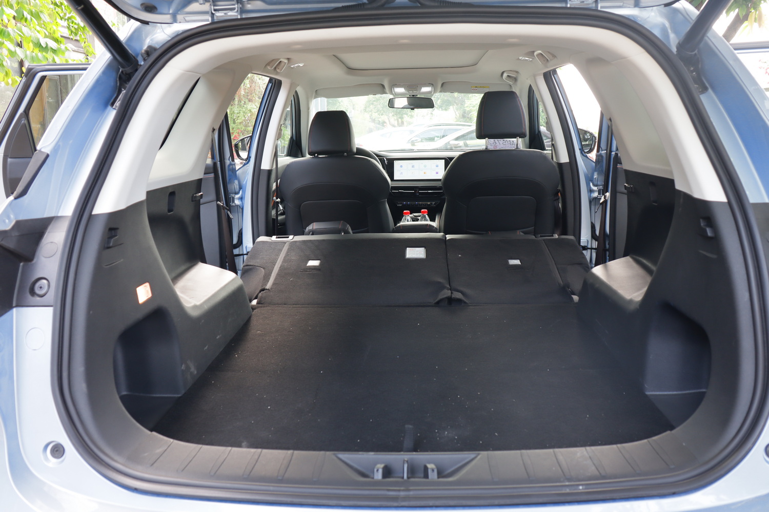 高智能大5座suv 试驾长安欧尚x7 plus