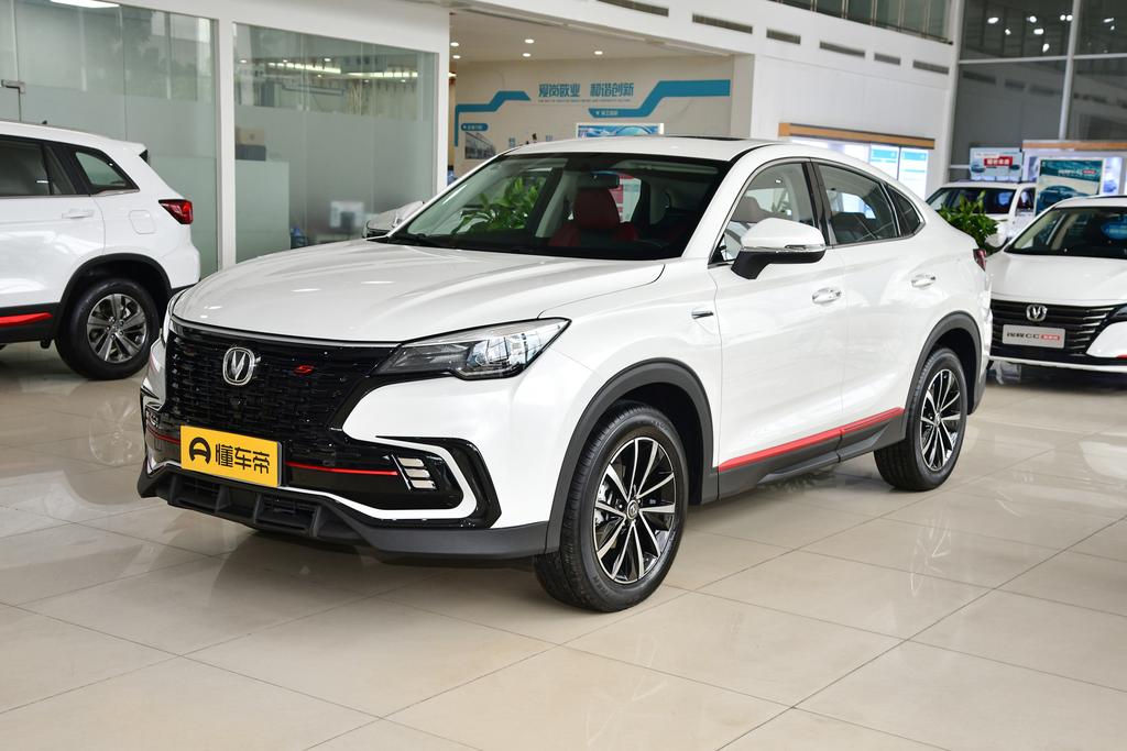长安汽车4S店热销CS85，品质驾享尽在掌握