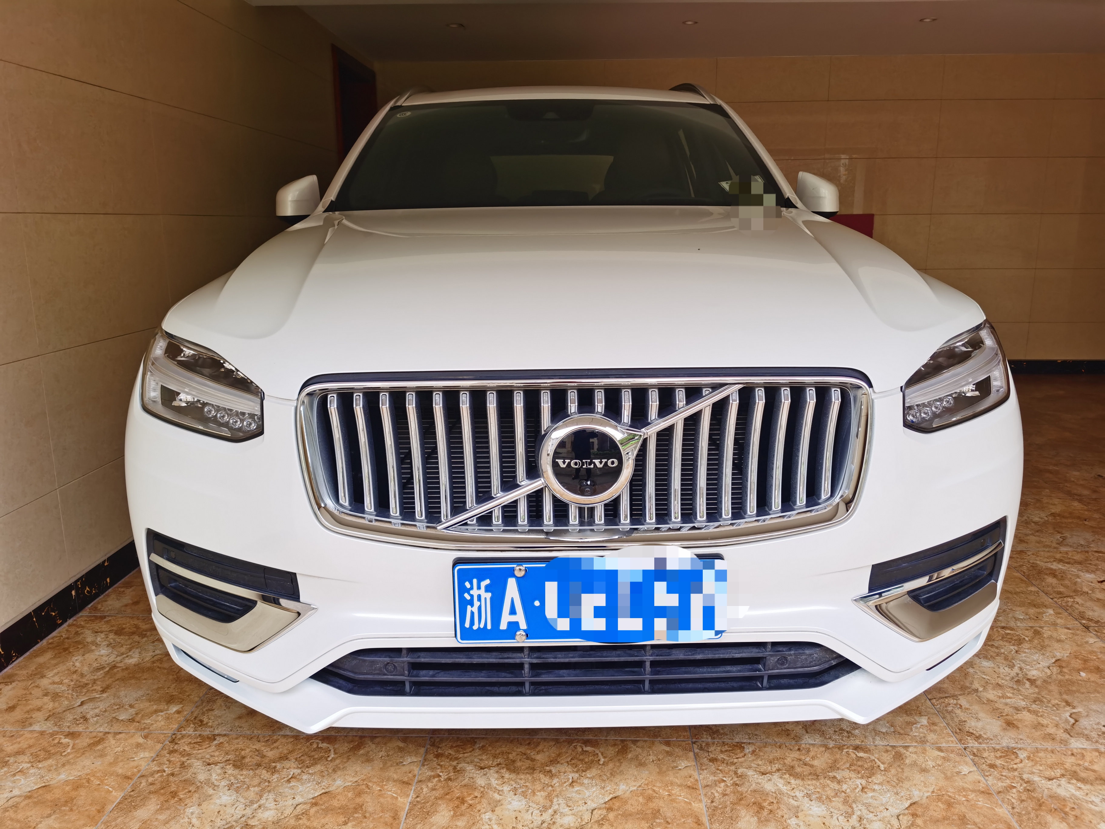 沃尔沃XC90解析，2.0T+8AT，全时四驱，选哪款车型更实惠