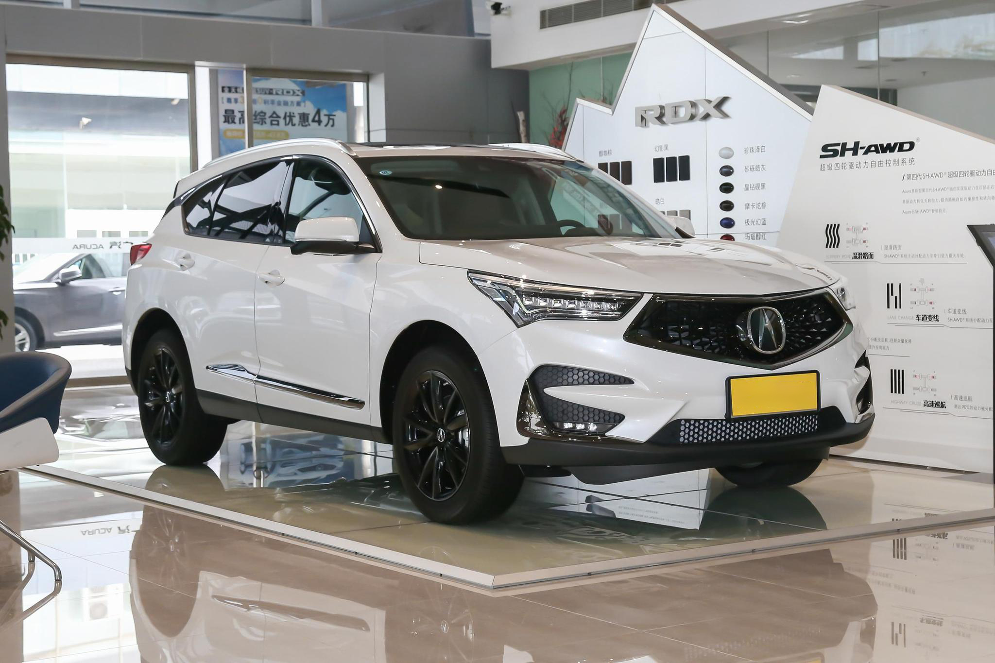 售价39.6万,2.0t 10at 全时四驱,个性十足,实拍讴歌rdx