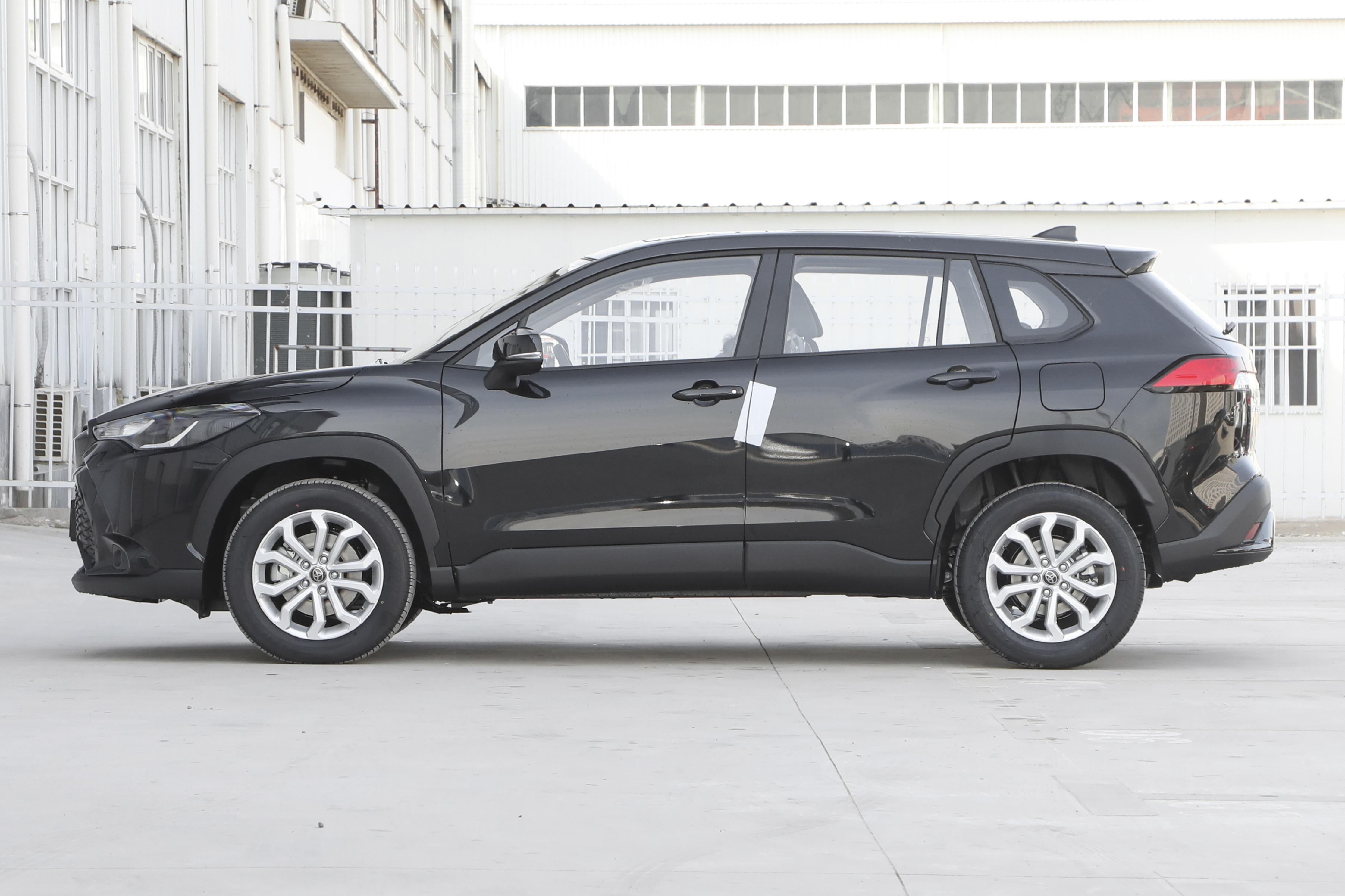 丰田锋兰达:紧凑型suv,12.58万起,百公里油耗5.8l是大亮点