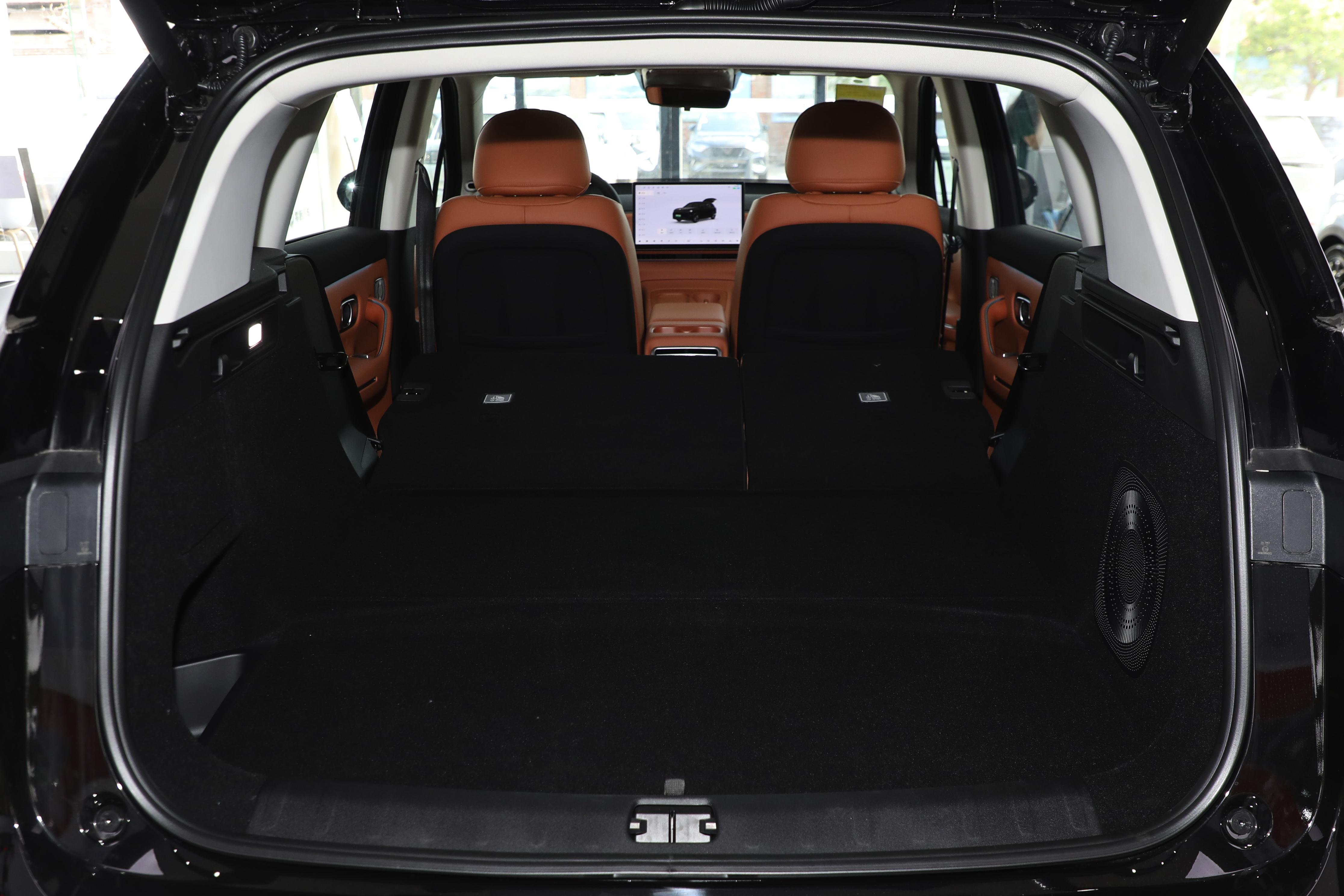 可油可电SUV，续航1190km+2825mm轴距，体验零跑C10