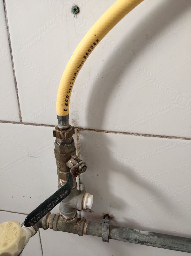 自己动手换电热水器的镁棒