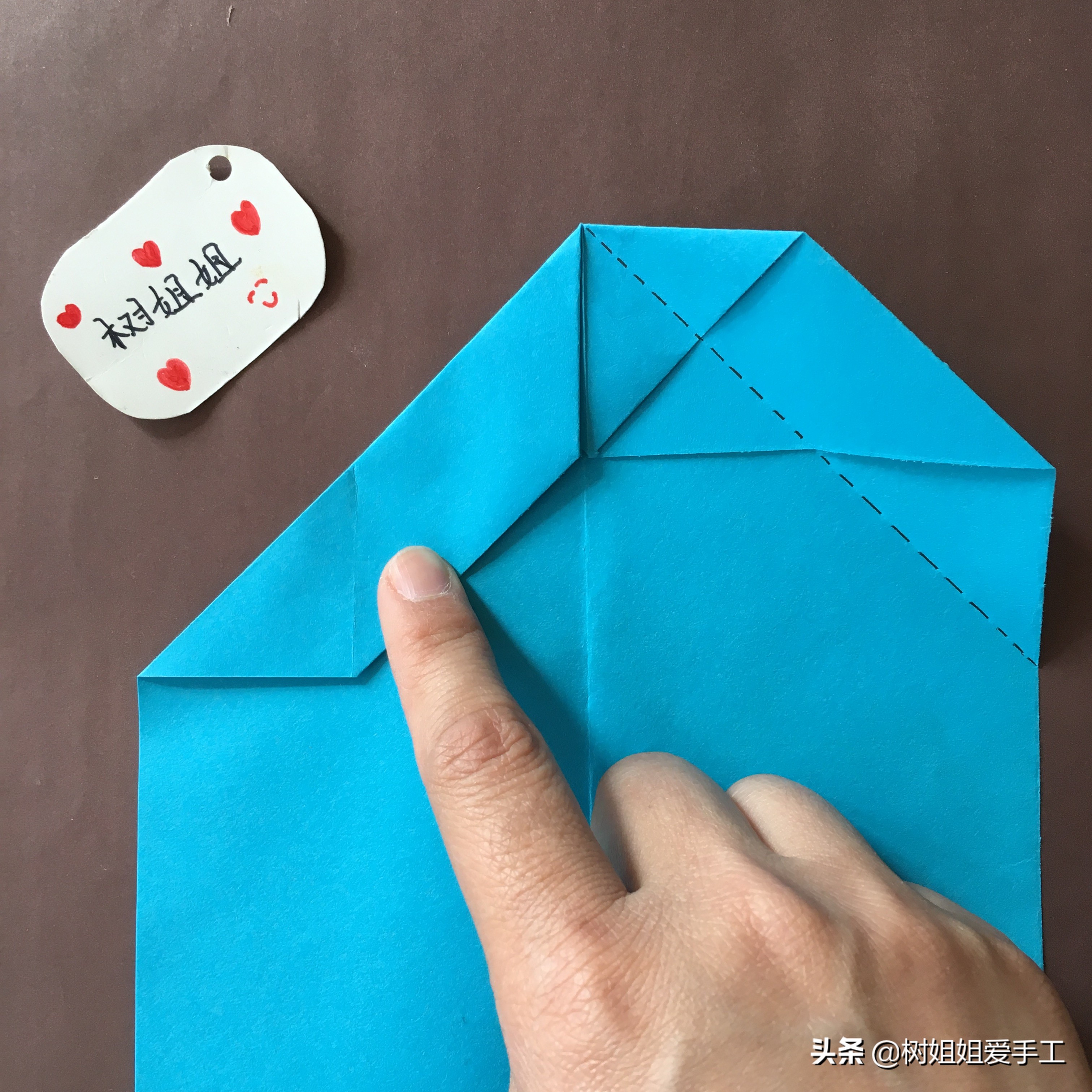 玩具折纸：男孩子女孩子都喜欢的纸飞机折法