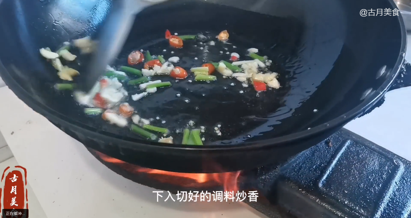 炒菠菜怎么做好吃（家常炒菠菜原汁原味的做法）