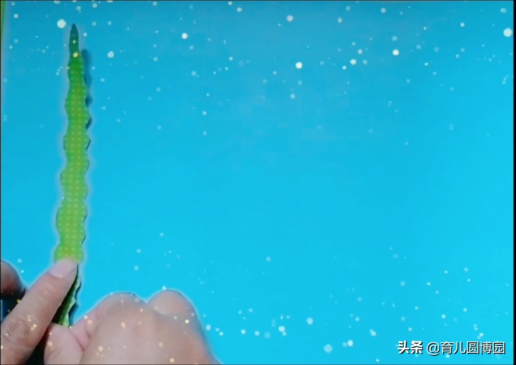 幼儿园手工小鱼，三角形拼凑小鱼，亲子手工小鱼，幼儿认识三角形