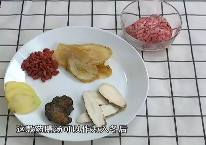 天麻炖猪脑的功效(3步教你炖猪脑及其功效)