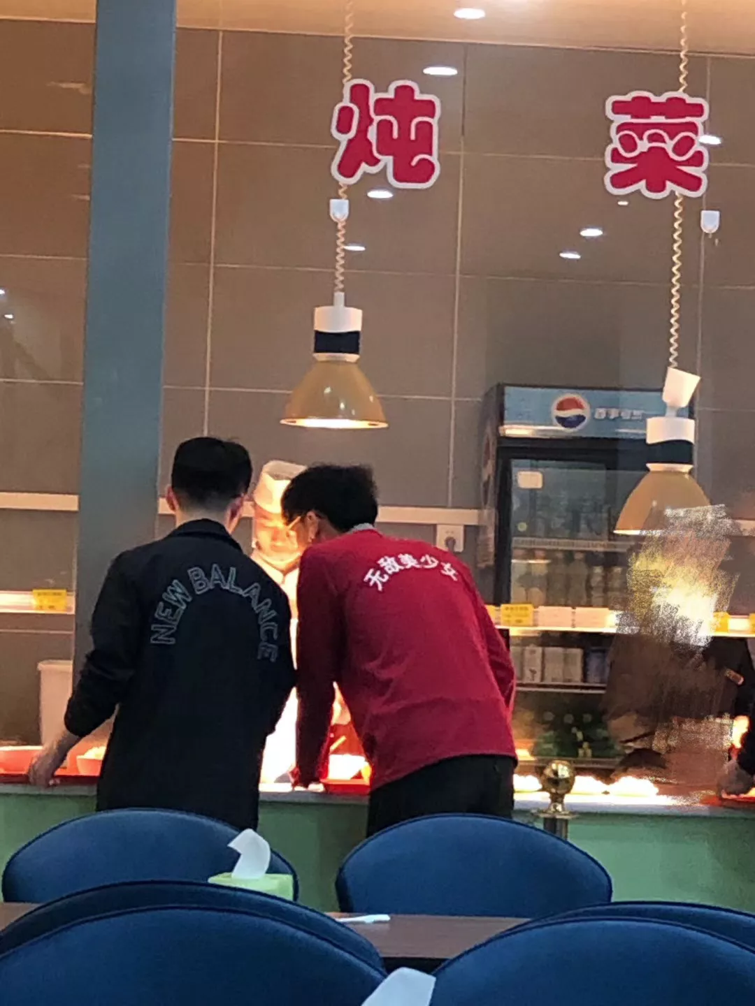 这些衣服的slogan不止酷,还有态度