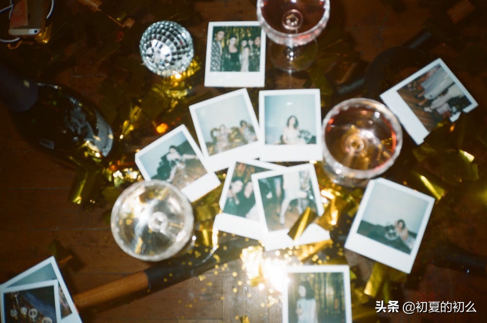 物是人非的伤感句子 | 你说，时光不老，我们不散
