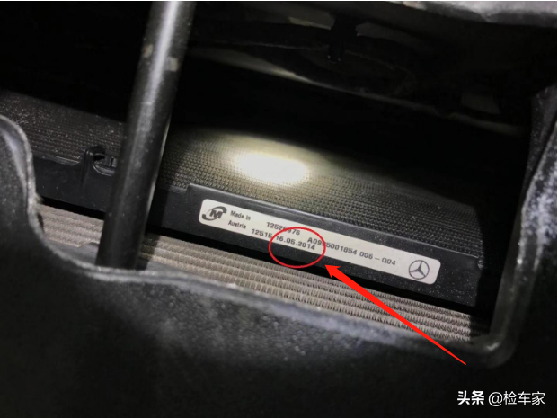 奔驰S65L车主的痛，3年掉价200多万？网友：没了西安一套房