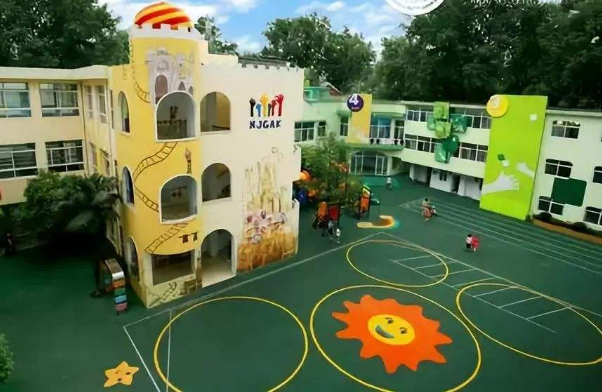 盘点南京市各区民办中小学学费，普遍价格高昂，一年多达10万