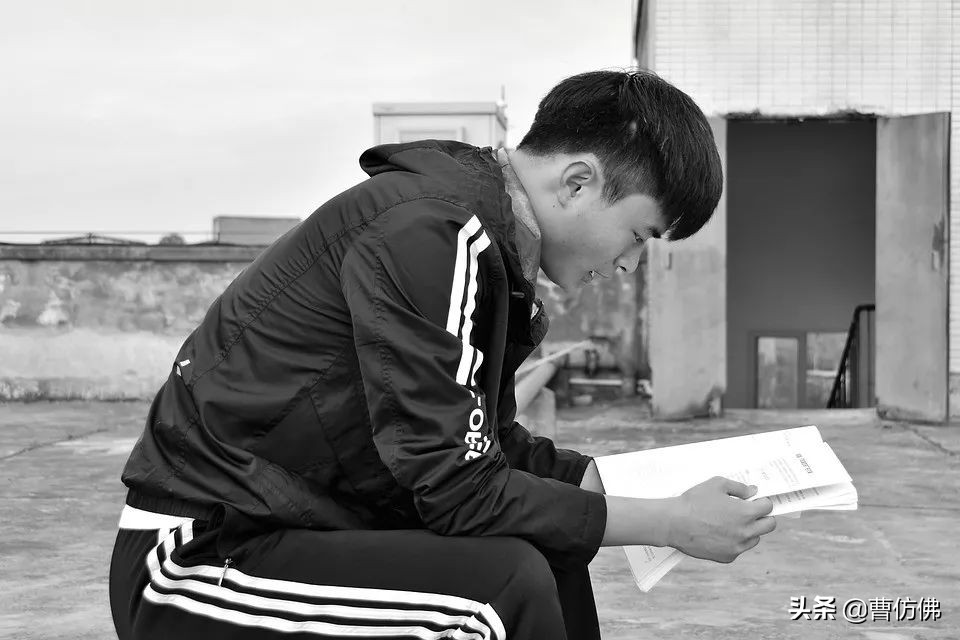 清华大学作息时间表曝光，一天学习时长近19小时：努力是一种习惯