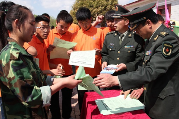 大学生参军入伍，退伍证的10大用处，想参军要提前了解