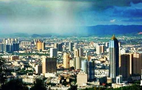 平凉医专升级为甘肃医学院，曲靖医专升级为云南医学院可否