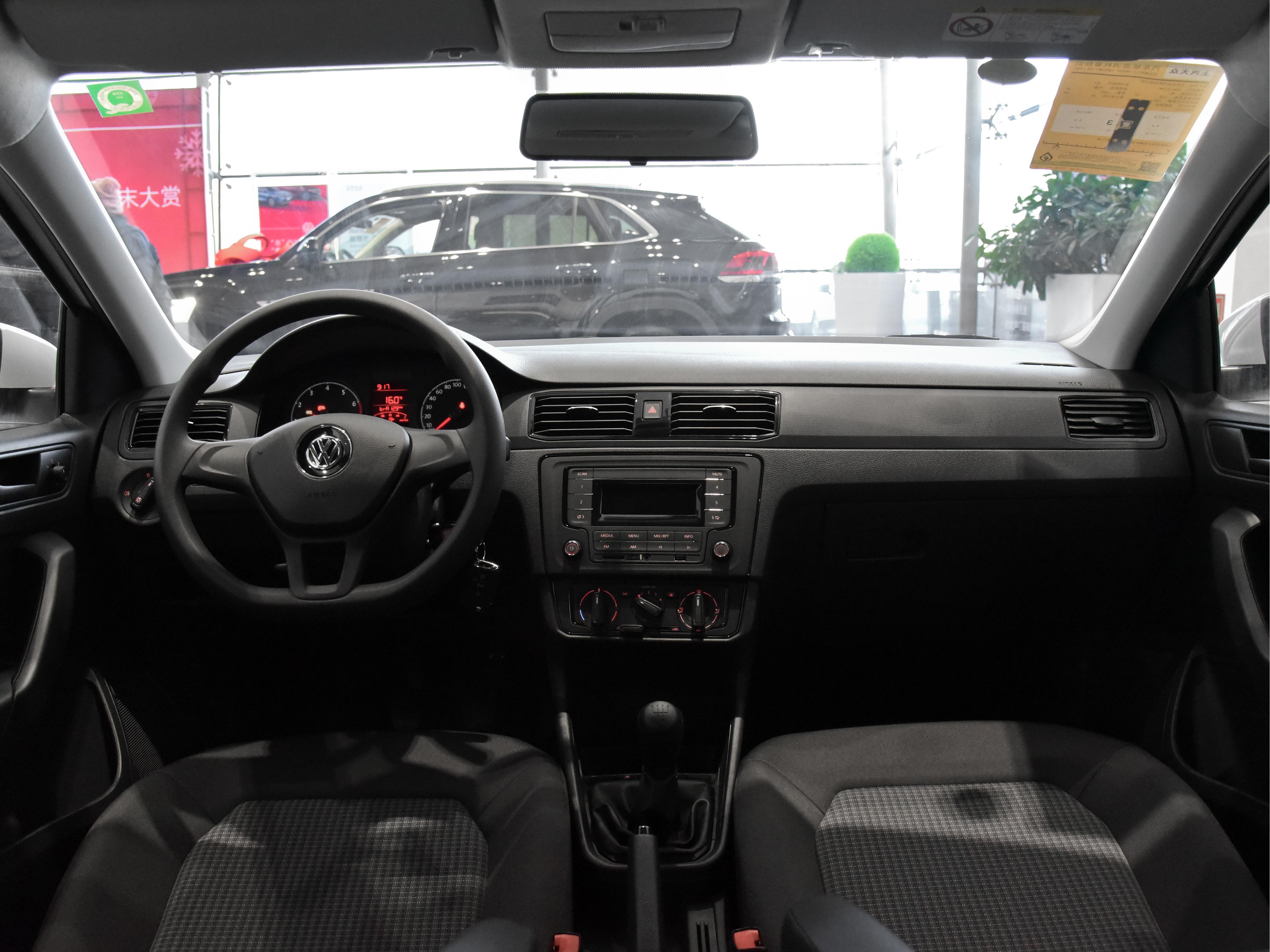 简单可靠价格低，油耗低的三厢合资家轿，带你看大众桑塔纳