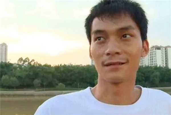 唐尚珺隐瞒家人复读7年，考625分入政法大学，赢了高考却败给现实