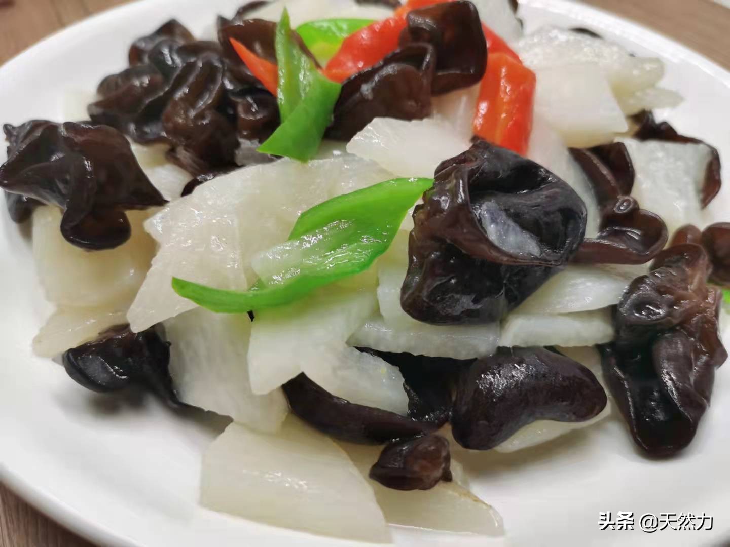 饭店的山药炒木耳为什么好吃(饭店山药炒木耳的做法)