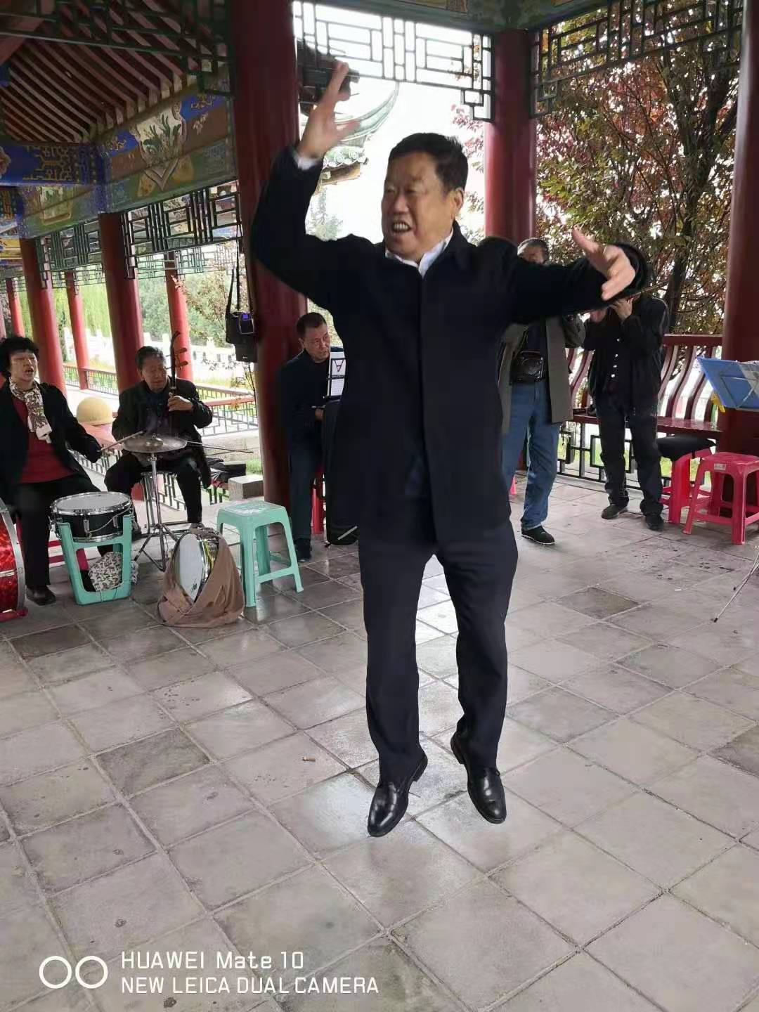 唱歌好处多多：每天开心，寻找乐趣，请积极加入其中