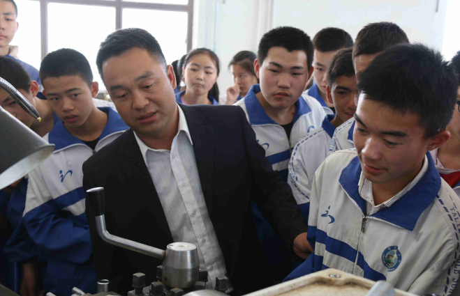 中考落榜，职高就业前景如何？过来人告诉你答案