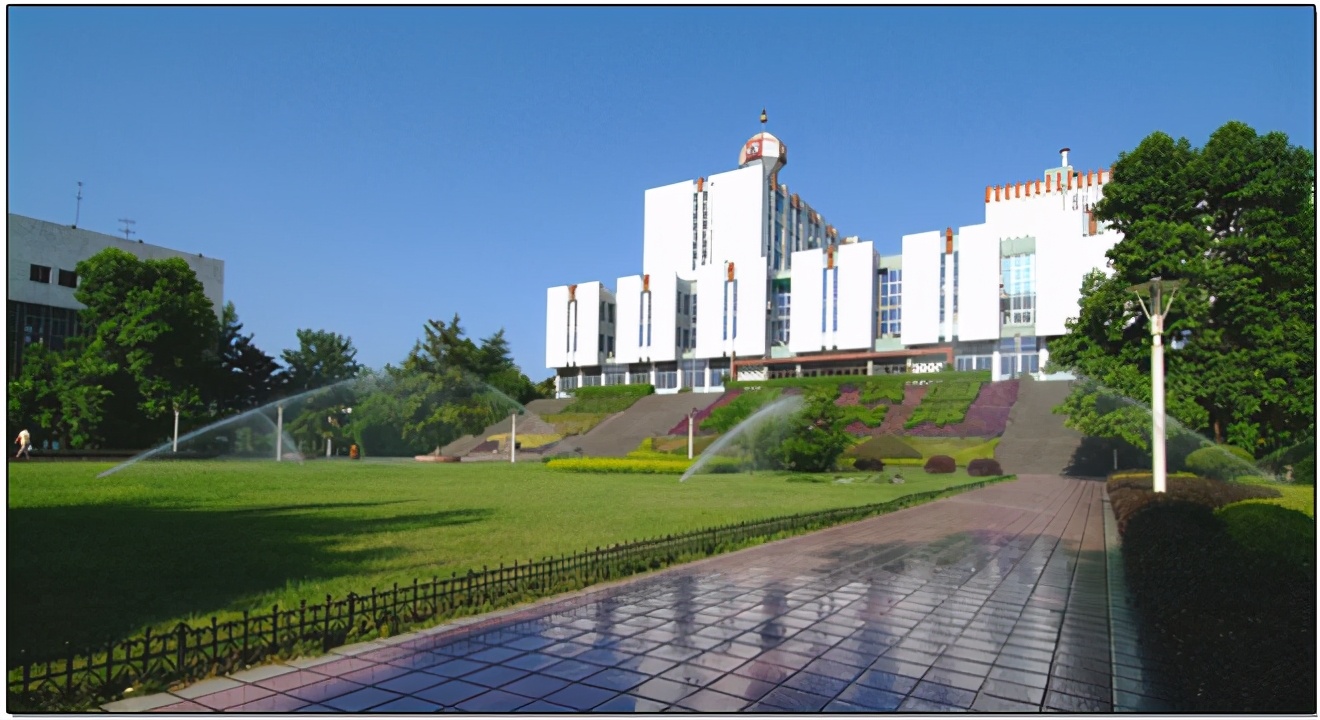 重庆交通大学2021年招生5735人，重庆减招190人，四川略增16人