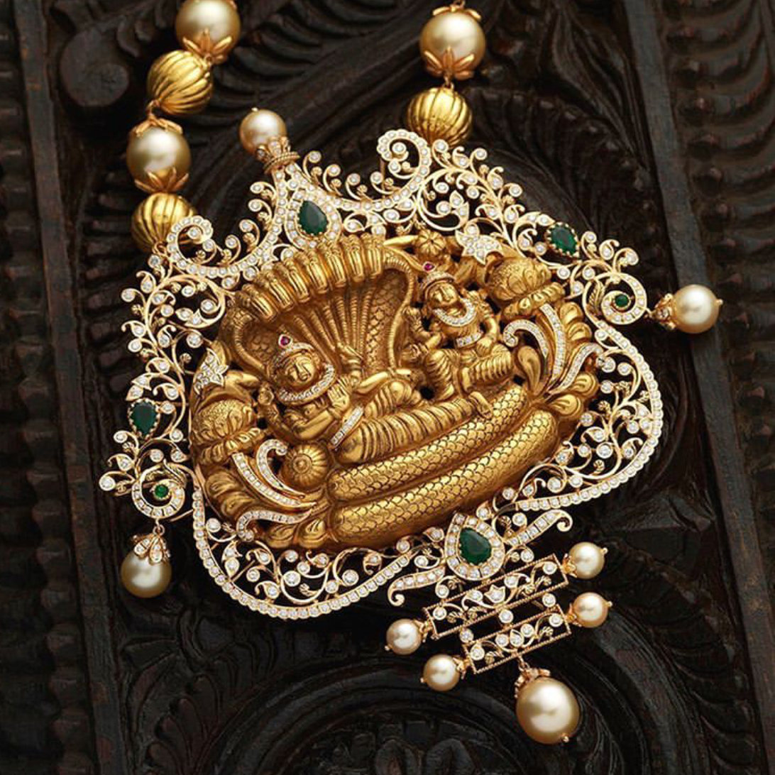 “寺院珠宝”一种被国王和王后视为珍宝的珍稀珠宝