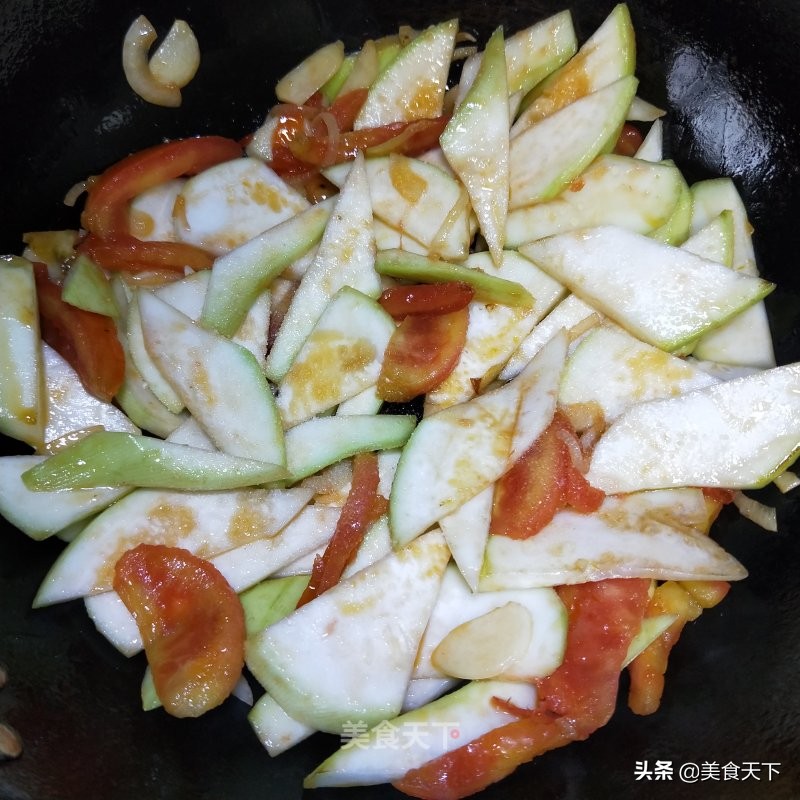 酸溜溜的味道，酸爽可口，开胃下饭，还帮油腻腻的肠胃减减负