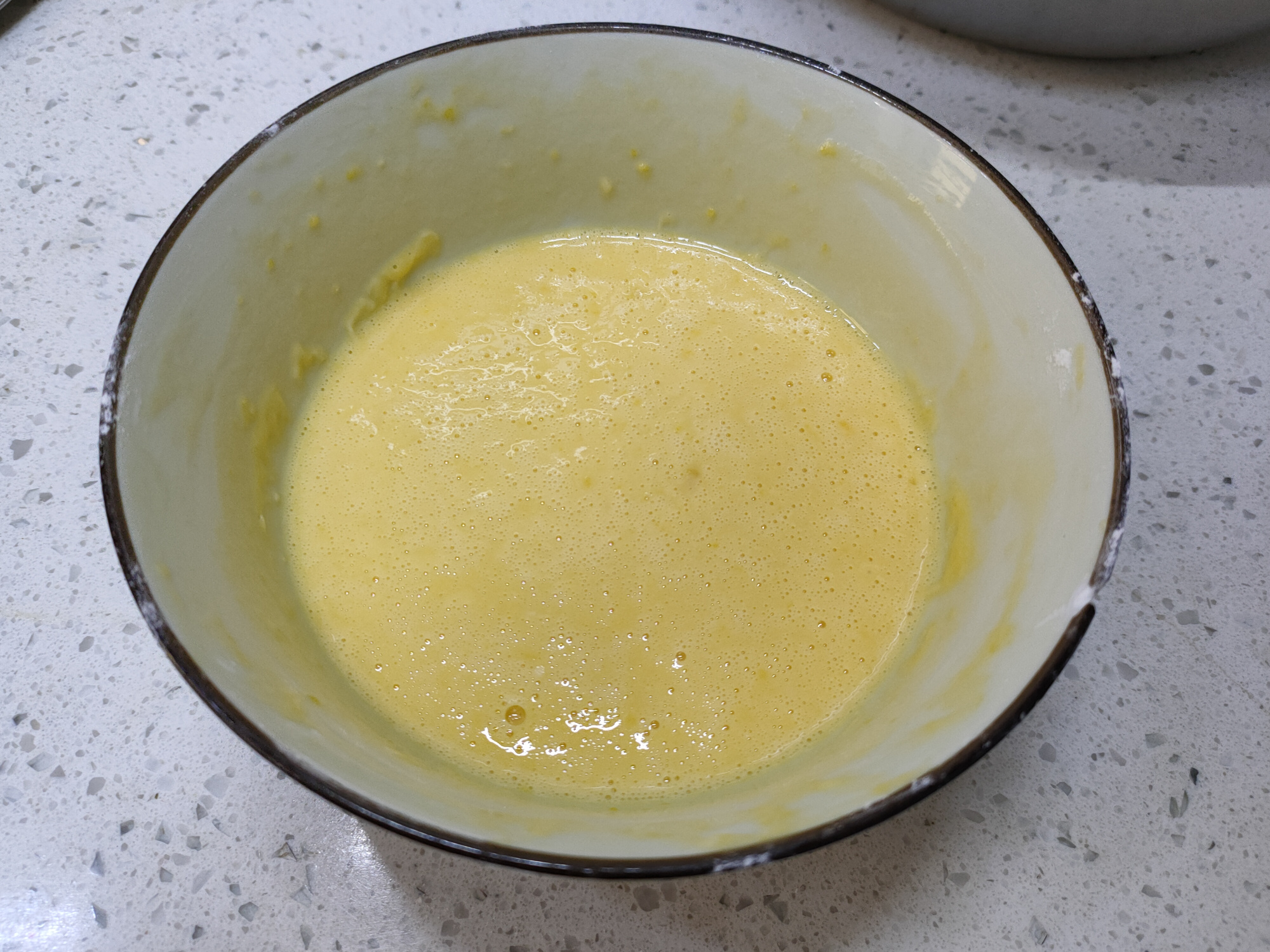 做干炸蘑菇，面糊是关键，多加两样，又香又酥又脆，好吃不回软