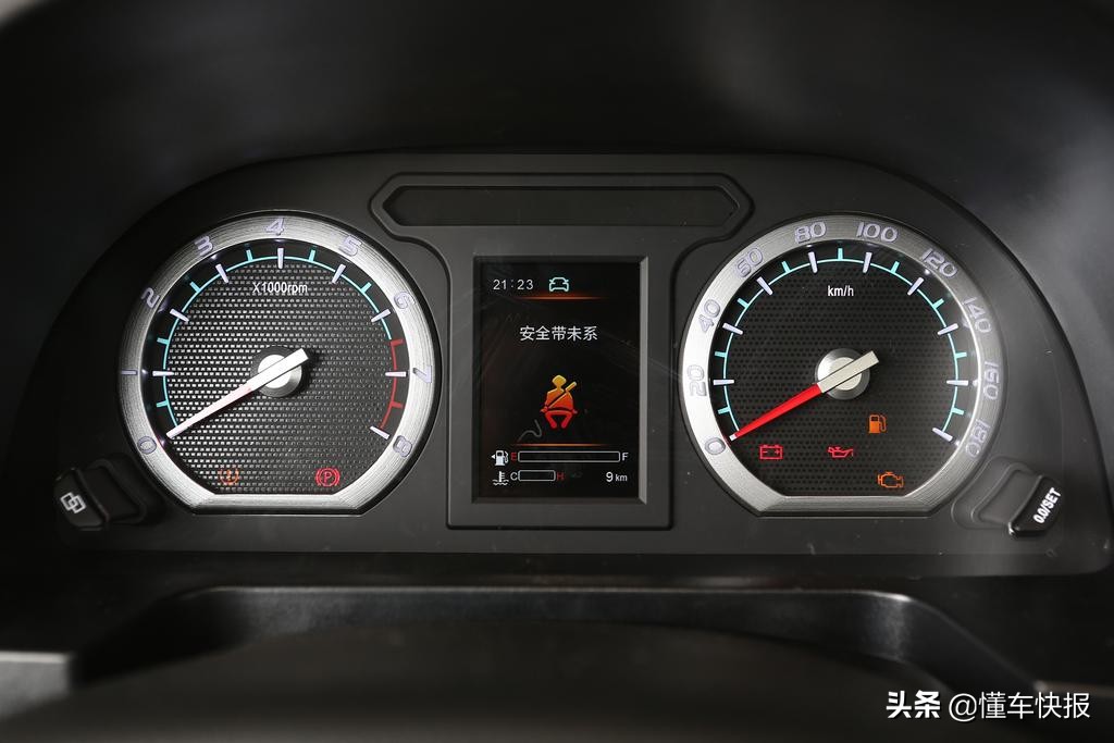 10万元的售价头等舱的享受 东风风行菱智M5车型解读