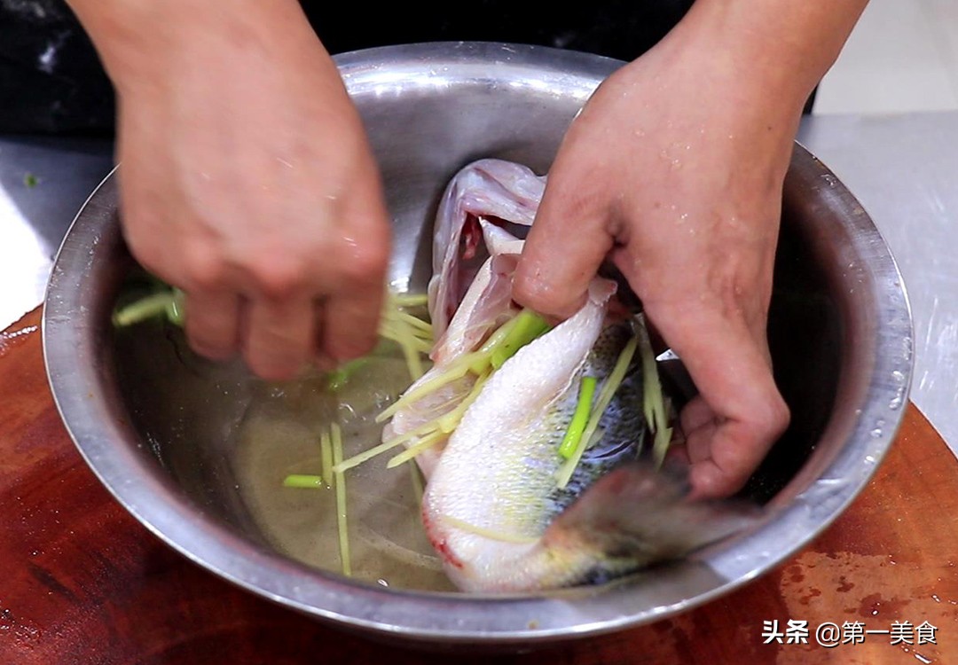 鱸魚的做法,鱸魚的做法怎么做最好吃