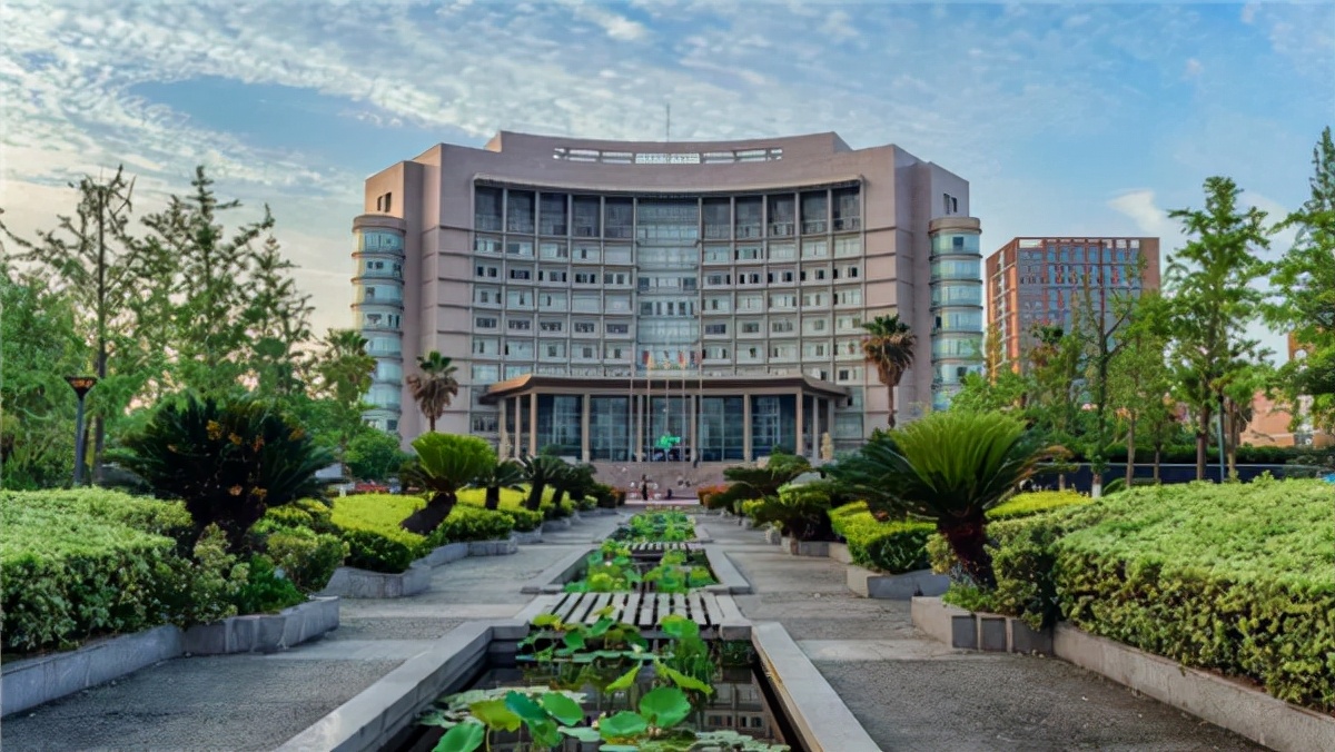 高考能不能考上名牌大学？要看3门学科成绩，还要做对1个选择