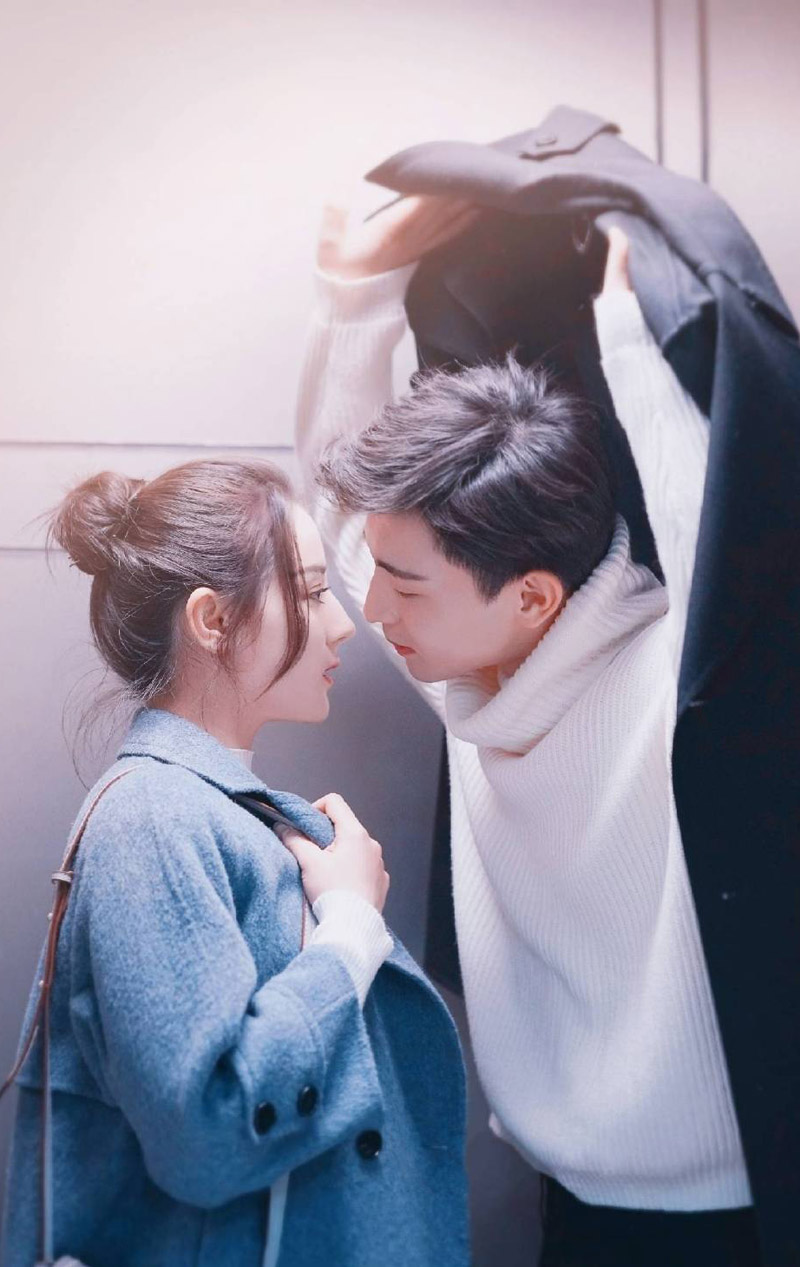 主演:迪丽热巴,邓伦,陈奕龙,祝绪丹都市爱情剧01.《一千零一夜》