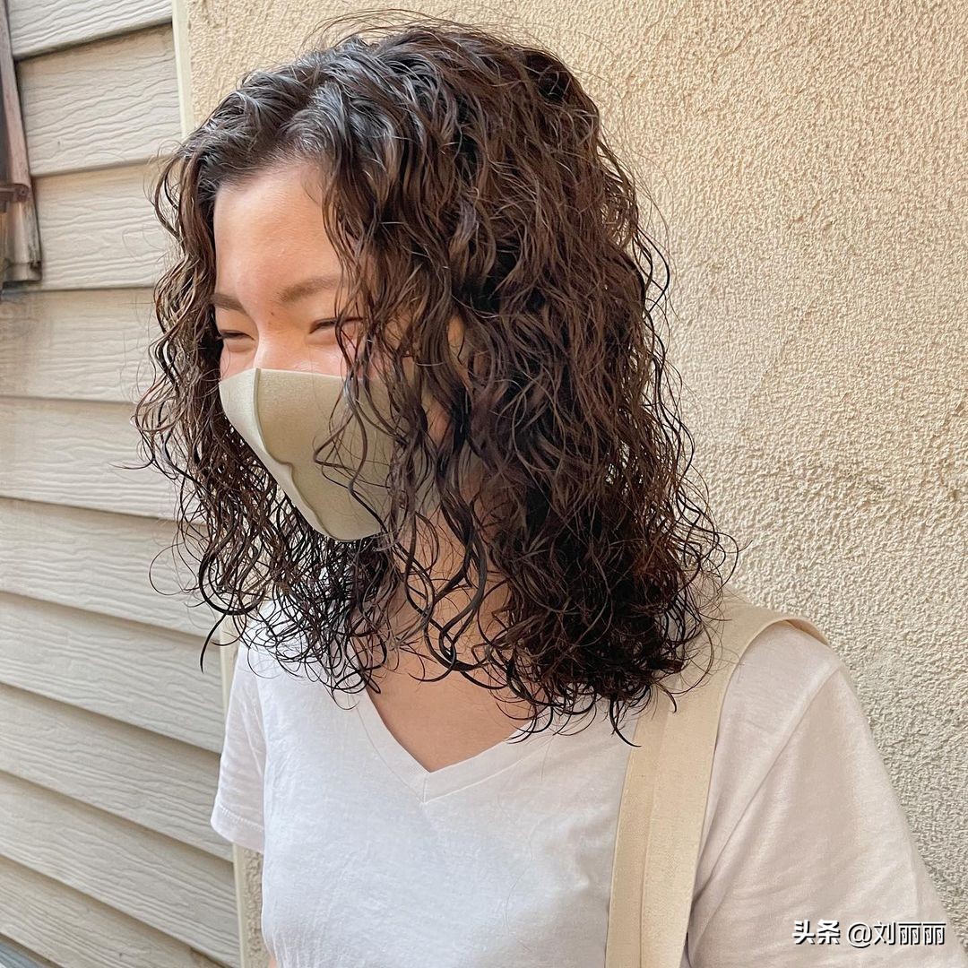 发型要想不过时，选择这4种发型就对了，洋气瘦脸美美哒