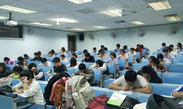 英语四六级考试中，为啥及格线要定在425分？想考高分没那么容易