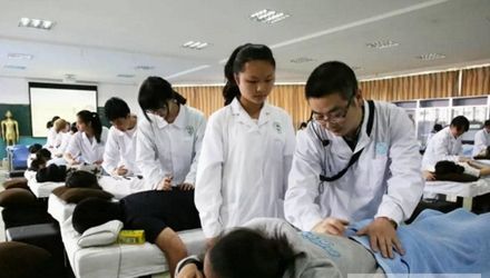 北京中医药大学是几本（7成中医毕业生改学西医）