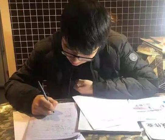 湖南考生拒绝保送清华，称要享受高考过程，后来考了多少分？